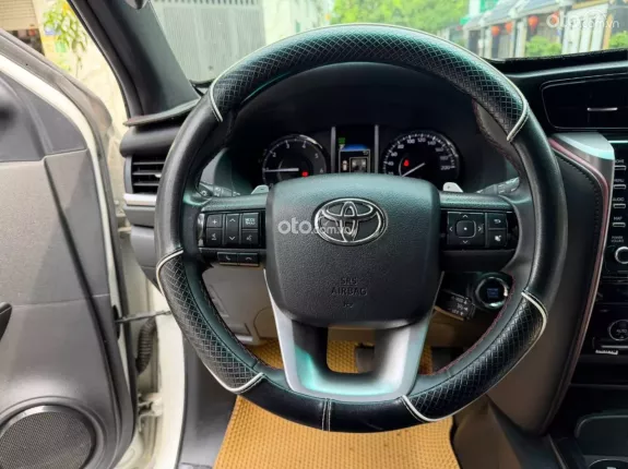 Toyota Fortuner 2.4 AT 4x2 Legender 2022 - Xe full lịch sử hãng