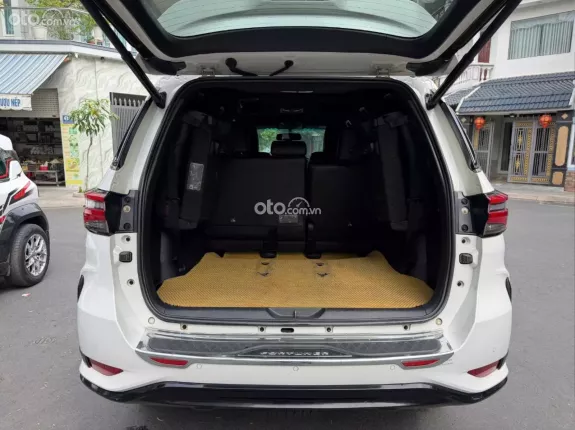 Toyota Fortuner 2.4 AT 4x2 Legender 2022 - Xe full lịch sử hãng