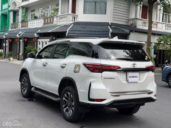 Toyota Fortuner 2.4 AT 4x2 Legender 2022 - Xe full lịch sử hãng