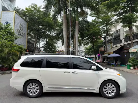 Toyota Sienna Limited 3.5 AT AWD 2012 - Xe gia đình 7 chỗ nhập Mỹ chất lượng cao
