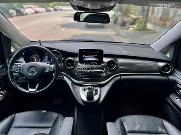 Mercedes-Benz V250 Luxury 2019 - Xe đẹp 1 chủ từ mới, giá tốt
