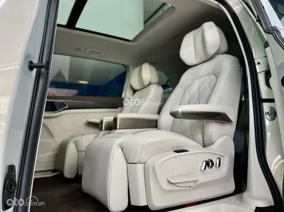Volkswagen Viloran Luxury 2026 - Màu Bạc hot 1 deal Giá đặc biệt trong tháng 5/2026