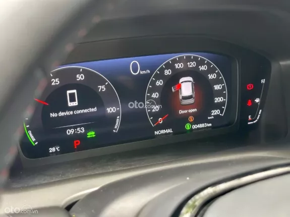 Honda CR-V e:HEV RS 2025 - Ni lông chưa bóc hết thơm mùi mới