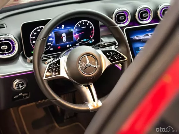 Mercedes-Benz C200 Avantgarde 2022 - Xe nội thất đen cực mới. Chủ đi giữ gìn