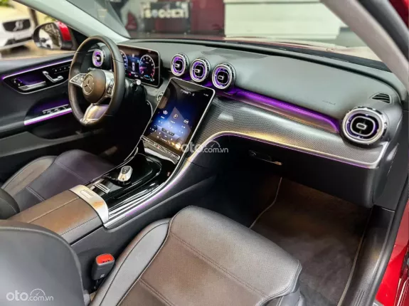 Mercedes-Benz C200 Avantgarde 2022 - Xe nội thất đen cực mới. Chủ đi giữ gìn