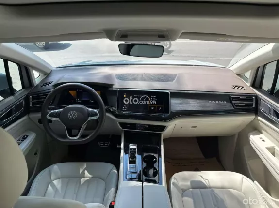 Volkswagen Viloran Premium 2024 - Xe màu trắng, nội thất kem cực mới, giá tốt thương lượng