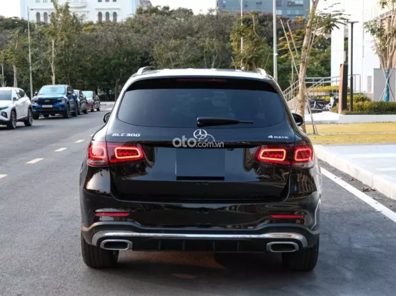 Mercedes-Benz GLC 300 4Matic 2020 - Xe đẹp, nội thất kem cực mới