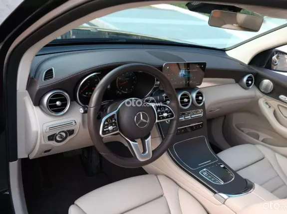 Mercedes-Benz GLC 300 4Matic 2020 - Xe đẹp, nội thất kem cực mới