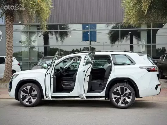 Volkswagen Teramont Pro 2026 - Giá xe Teramont Pro Max Màu Trắng tháng 5/2026 SUV King Size 7 chỗ cho gia đình