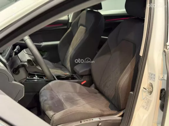 Volkswagen Golf 2026 - Phiên bản 1.5 Style màu trắng khuyến mãi đặc biệt trong tháng 5 | Lh Ms Minh Thư