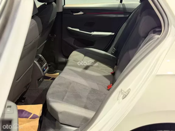 Volkswagen Golf 2026 - Phiên bản 1.5 Style màu trắng khuyến mãi đặc biệt trong tháng 5 | Lh Ms Minh Thư