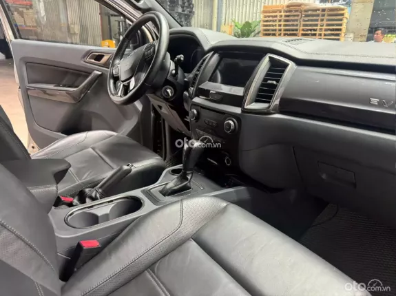 Ford Everest Titanium 2.2L 4x2 AT 2017 - FORD EVEREST TITANIUM 2.2L 2017 SIÊU LƯỚT 38.000km