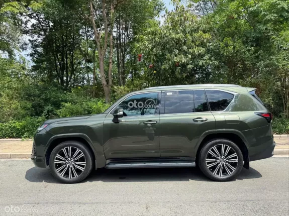 Lexus LX 600 Urban 2024 - Xanh rêu hiếm, còn bảo hành chính hãng đến 2029