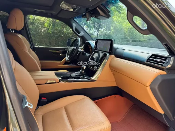 Lexus LX 600 Urban 2024 - Xanh rêu hiếm, còn bảo hành chính hãng đến 2029