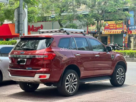 Ford Everest Titanium 2.0 AT 4x2 2021 - Mẫu SUV 7 chỗ gầm cao, cực đẹp