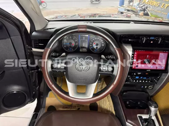 Toyota Fortuner 2.7 V 4X2 AT 2016 - Xe zin nguyên bản theo hãng