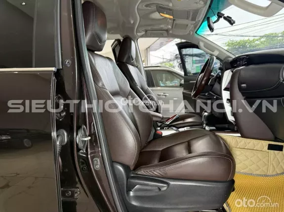 Toyota Fortuner 2.7 V 4X2 AT 2016 - Xe zin nguyên bản theo hãng