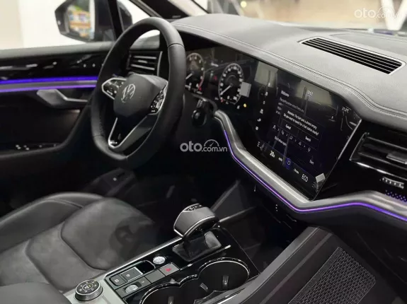 Volkswagen Touareg Luxury 2026 - Phiên bản Luxury màu be có phuộc hơi nâng hạ gầm cực êm, lái hay, sang trọng