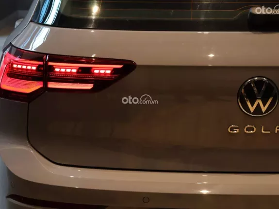 Volkswagen Golf 2026 - Khuyến mãi tháng 5/2026 phiên bản Golf 1.5 r-line 1 năm bảo hiểm + 2 năm bảo dưỡng + dán phim