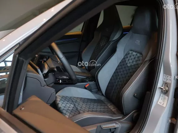 Volkswagen Golf 2026 - Khuyến mãi tháng 5/2026 phiên bản Golf 1.5 r-line 1 năm bảo hiểm + 2 năm bảo dưỡng + dán phim