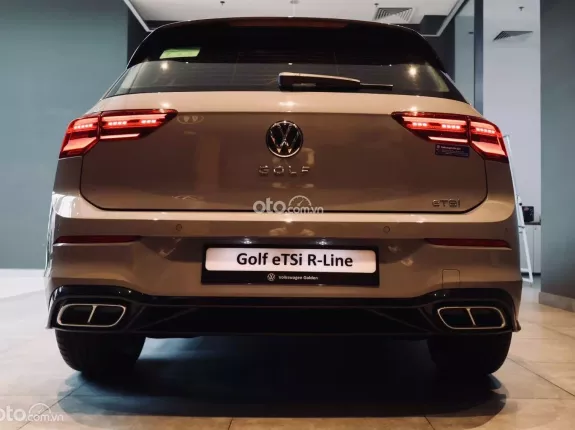 Volkswagen Golf 2026 - Khuyến mãi tháng 5/2026 phiên bản Golf 1.5 r-line 1 năm bảo hiểm + 2 năm bảo dưỡng + dán phim