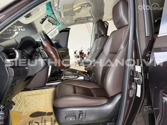 Toyota Fortuner 2.7 V 4X2 AT 2016 - Xe zin nguyên bản theo hãng
