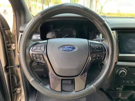Ford Everest Titanium 2.0 AT 4x2 2018 - Xe zin không lỗi bản cao cấp Titanium full options