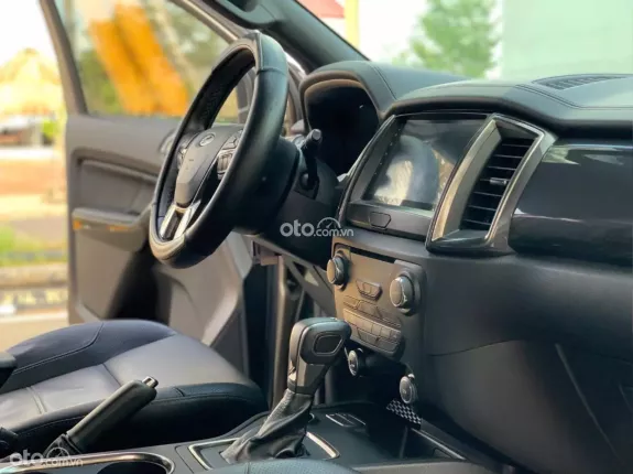 Ford Everest Titanium 2.0 AT 4x2 2018 - Xe zin không lỗi bản cao cấp Titanium full options