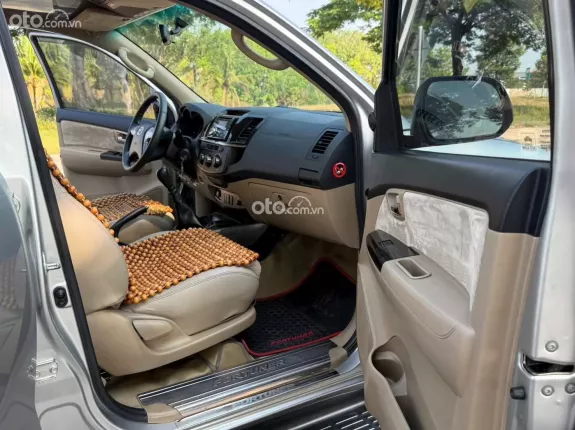 Toyota Fortuner 2.4 MT 4x2 2016 - Xe số sàn máy dầu huyền thoại phom lỗ mũi