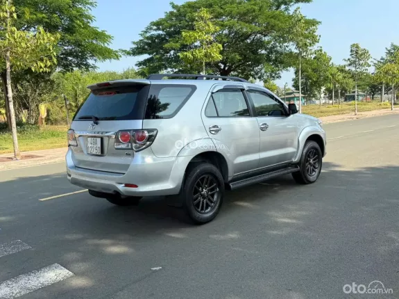 Toyota Fortuner 2.4 MT 4x2 2016 - Xe số sàn máy dầu huyền thoại phom lỗ mũi