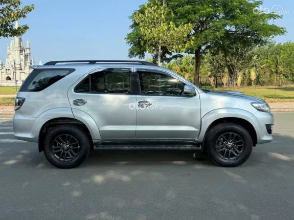 Toyota Fortuner 2.4 MT 4x2 2016 - Xe số sàn máy dầu huyền thoại phom lỗ mũi