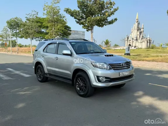 Toyota Fortuner 2.4 MT 4x2 2016 - Xe số sàn máy dầu huyền thoại phom lỗ mũi