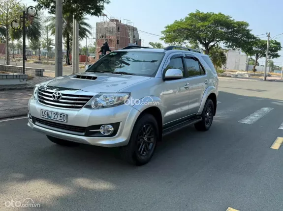 Toyota Fortuner 2.4 MT 4x2 2016 - Xe số sàn máy dầu huyền thoại phom lỗ mũi