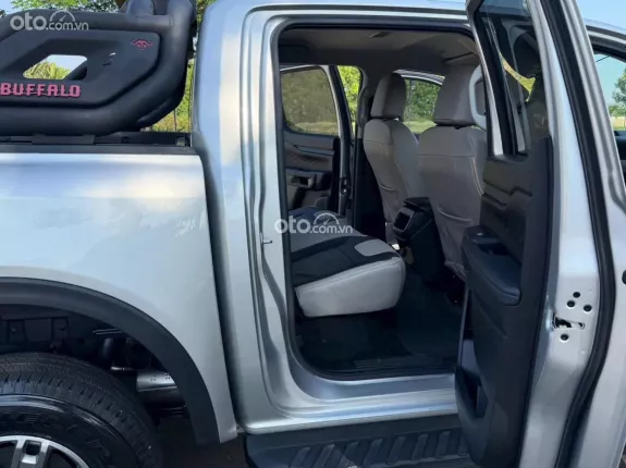 Ford Ranger XLS 2.0L 4x2 AT 2023 - Xe zin, ít tải nặng, ngoại hình hầm hố, động cơ 2.0L Turbo mạnh mẽ và khung gầm lớn
