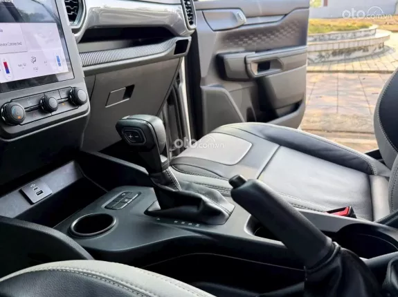 Ford Ranger XLS 2.0L 4x2 AT 2023 - Xe zin, ít tải nặng, ngoại hình hầm hố, động cơ 2.0L Turbo mạnh mẽ và khung gầm lớn