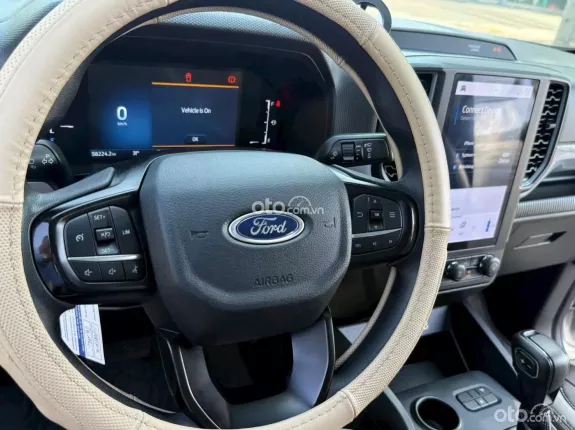 Ford Ranger XLS 2.0L 4x2 AT 2023 - Xe zin, ít tải nặng, ngoại hình hầm hố, động cơ 2.0L Turbo mạnh mẽ và khung gầm lớn