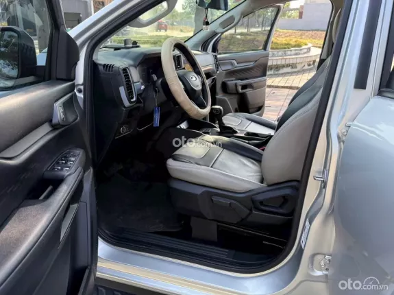 Ford Ranger XLS 2.0L 4x2 AT 2023 - Xe zin, ít tải nặng, ngoại hình hầm hố, động cơ 2.0L Turbo mạnh mẽ và khung gầm lớn