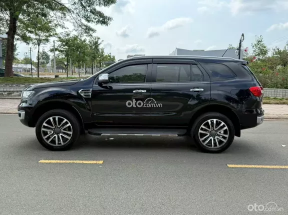 Ford Everest Titanium 2.0 AT 4x2 2019 - Bản cao cấp full options, xe zin toàn tập không lỗi
