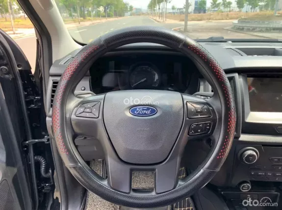 Ford Everest Ambiente 2.0 MT 4x2 2019 - Bản số sàn tiết kiệm, cảm giác lái chủ động, xe zin không lỗi