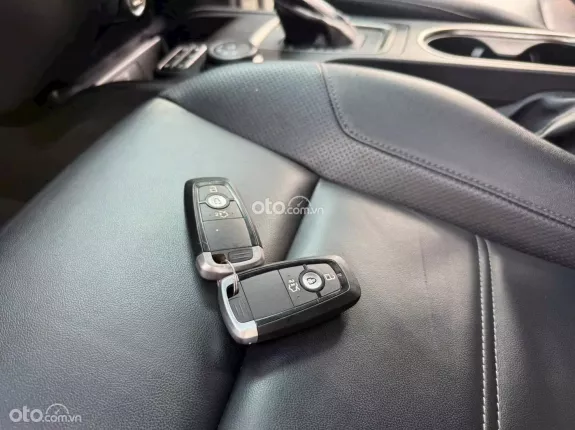 Ford Everest Titanium 2.0L AT 4WD 2022 - Bản cao cấp nhất, ngập tràn công nghệ, xe zin khoẻ