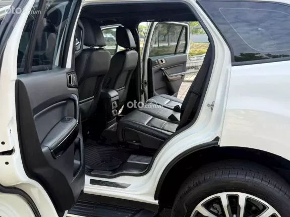 Ford Everest Titanium 2.0L AT 4WD 2022 - Bản cao cấp nhất, ngập tràn công nghệ, xe zin khoẻ