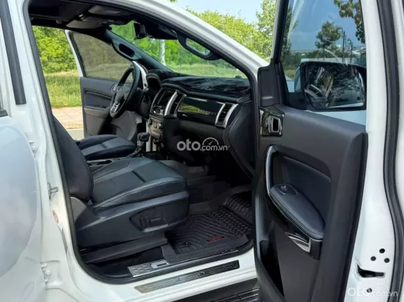 Ford Everest Titanium 2.0L AT 4WD 2022 - Bản cao cấp nhất, ngập tràn công nghệ, xe zin khoẻ