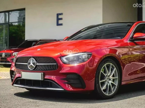 Mercedes-Benz E300 AMG V1 2022 - Đỏ