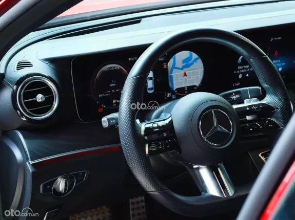 Mercedes-Benz E300 AMG V1 2022 - Đỏ