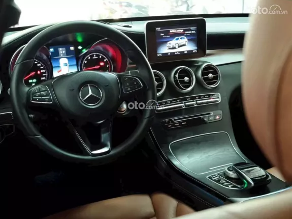 Mercedes-Benz GLC 300 4Matic 2018 - Full lịch sử hãng