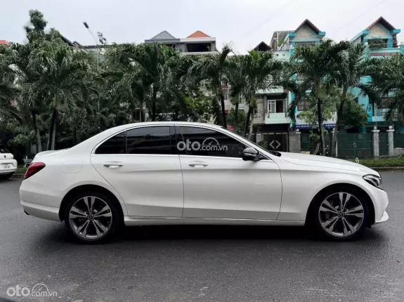Mercedes-Benz C250 Exclusive 2018 - Trắng