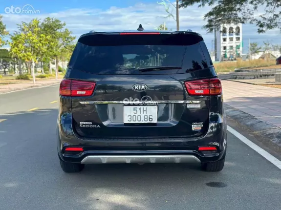 Kia Sedona 2.2 DAT 2020 - MPV 7 chỗ cỡ lớn rất được ưa chuộng tại Việt Nam, xe zin không lỗi