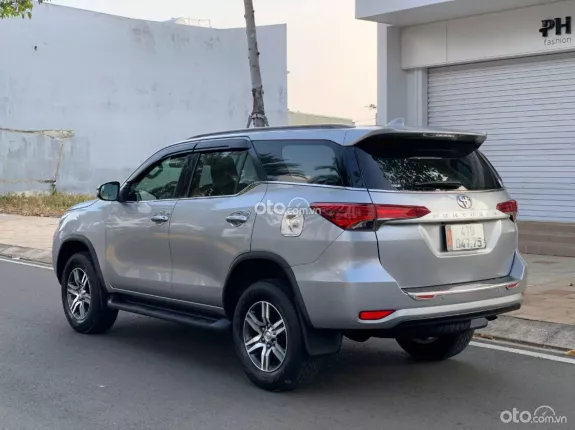 Toyota Fortuner 2.4 MT 4x2 2018 - Số sàn máy dầu siêu giữ dáng, xe zin không lỗi