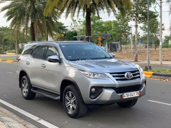 Toyota Fortuner 2.4 MT 4x2 2018 - Số sàn máy dầu siêu giữ dáng, xe zin không lỗi