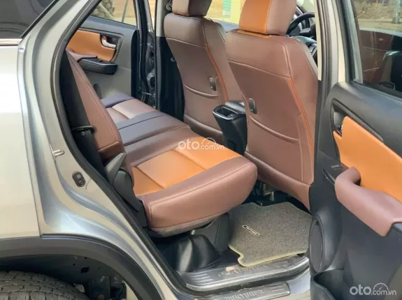 Toyota Fortuner 2.4 MT 4x2 2018 - Số sàn máy dầu siêu giữ dáng, xe zin không lỗi